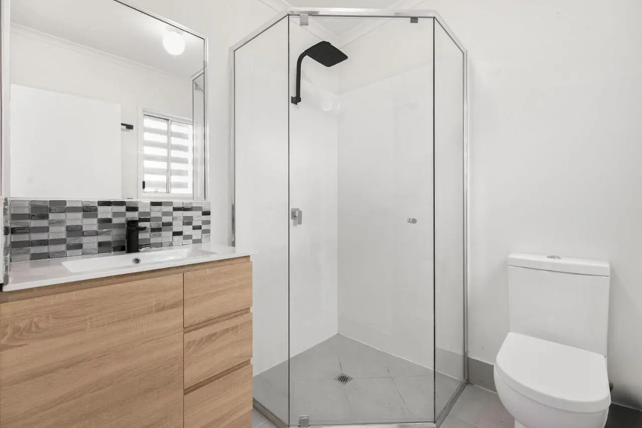 5 The Courtyards Townhouse Close To Beach And Shops Sunshine Beach 0*,